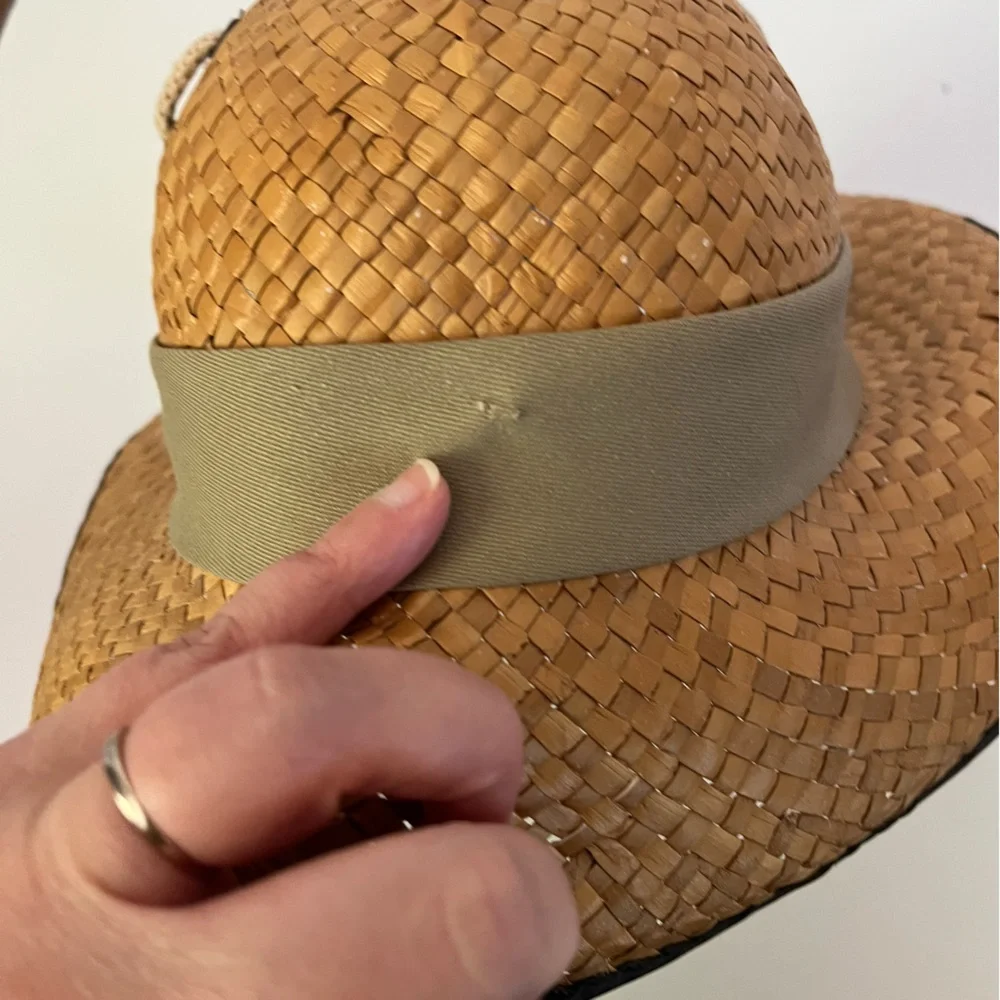 Walt Disney World Vintage Children’s Straw Hat With Ties